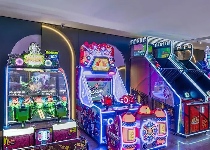 Апартаменты Grand Sapphire Casino And Residents 1 Bedroom With Free Internet