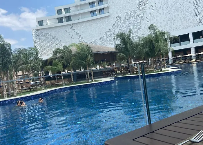 Апартаменты Grand Sapphire Casino And Residents 1 Bedroom With Free Internet