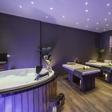 Grand Sapphire Hotel Casino And Residents Suit 1 Bedroom With Sea View Free Internet And Complimentary 20 Percent Off All Massage Services Agios Georgios (Famagusta)